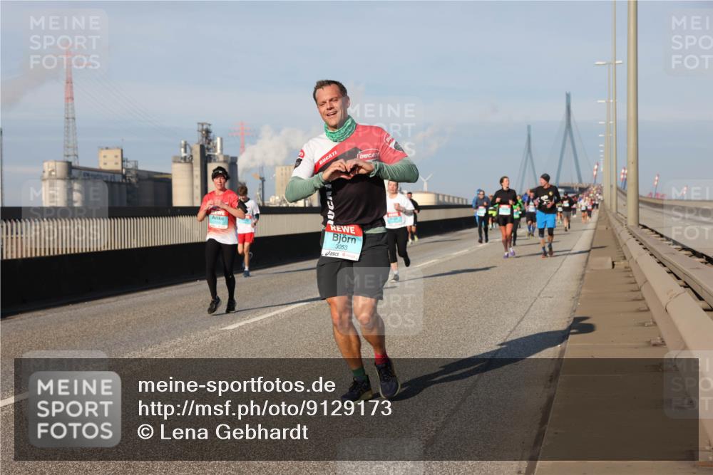 03.10.2025 - Köhlbrandbrückenlauf Lena Gebhardt http://msf.ph/oto/9129173 03.10.2025 09:48:45 Position 2 3053 meine-sportfotos.de