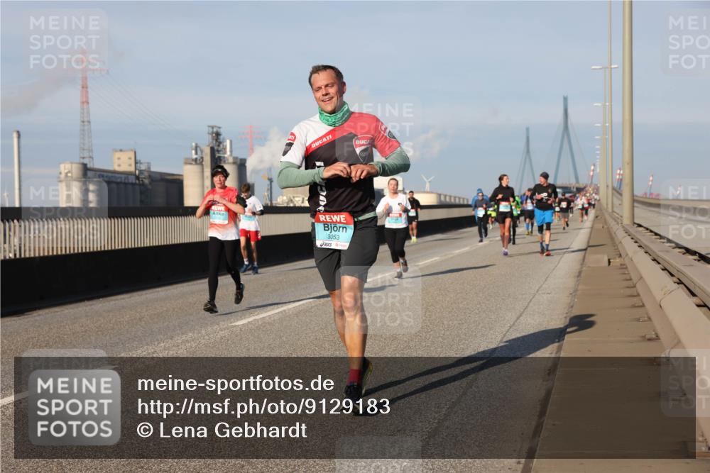 03.10.2025 - Köhlbrandbrückenlauf Lena Gebhardt http://msf.ph/oto/9129183 03.10.2025 09:48:45 Position 2 3053 meine-sportfotos.de