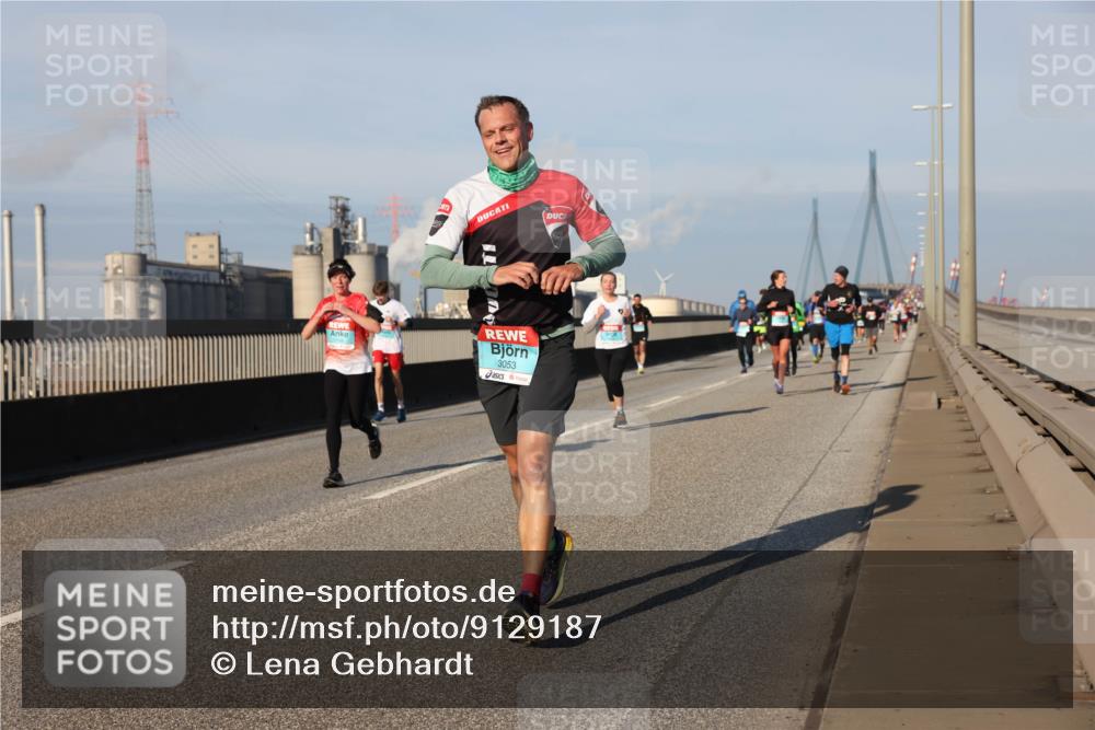 03.10.2025 - Köhlbrandbrückenlauf Lena Gebhardt http://msf.ph/oto/9129187 03.10.2025 09:48:45 Position 2 3053 meine-sportfotos.de