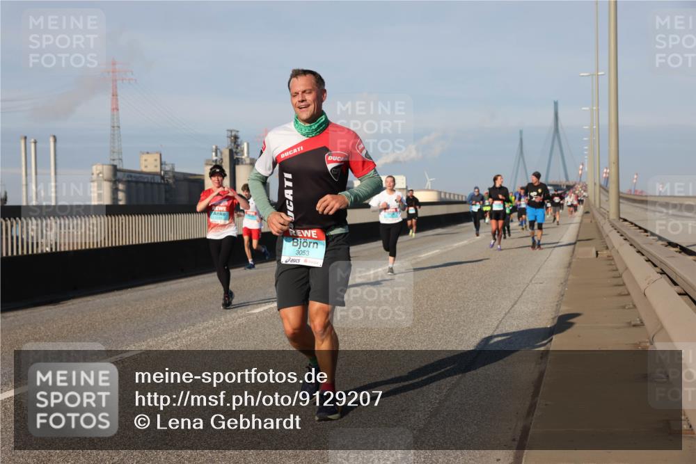 03.10.2025 - Köhlbrandbrückenlauf Lena Gebhardt http://msf.ph/oto/9129207 03.10.2025 09:48:46 Position 2 3053 meine-sportfotos.de