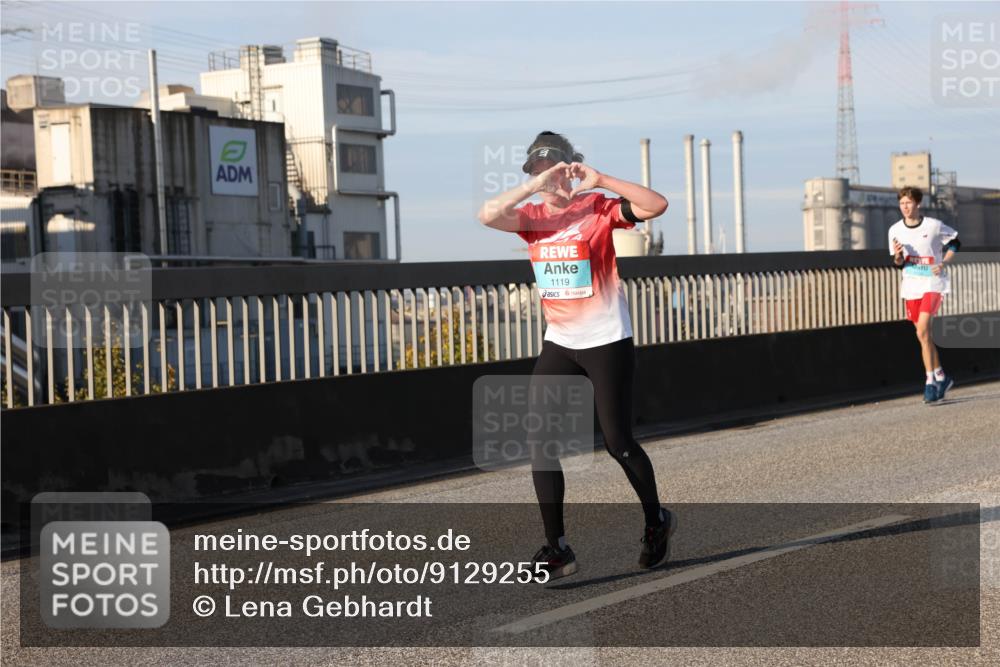 03.10.2025 - Köhlbrandbrückenlauf Lena Gebhardt http://msf.ph/oto/9129255 03.10.2025 09:48:47 Position 2 1119 meine-sportfotos.de