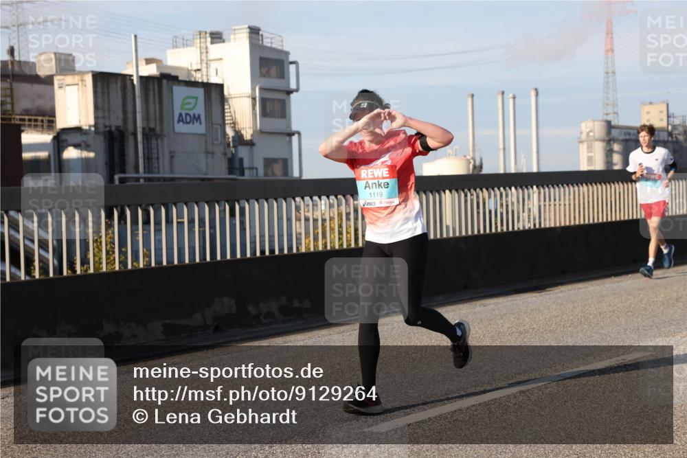 03.10.2025 - Köhlbrandbrückenlauf Lena Gebhardt http://msf.ph/oto/9129264 03.10.2025 09:48:47 Position 2 1119 meine-sportfotos.de