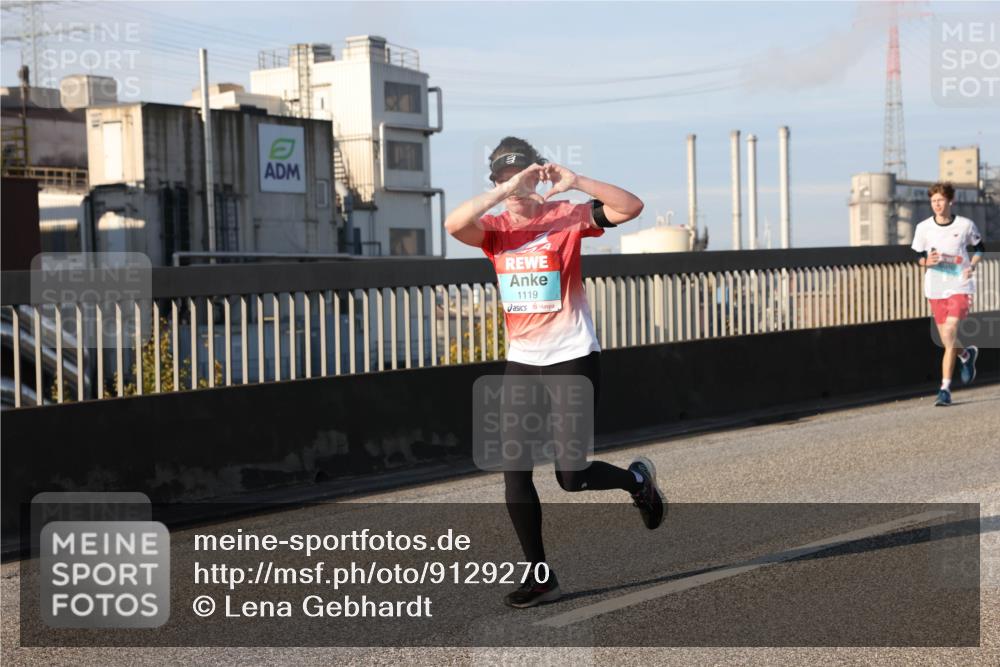 03.10.2025 - Köhlbrandbrückenlauf Lena Gebhardt http://msf.ph/oto/9129270 03.10.2025 09:48:47 Position 2 1119 meine-sportfotos.de