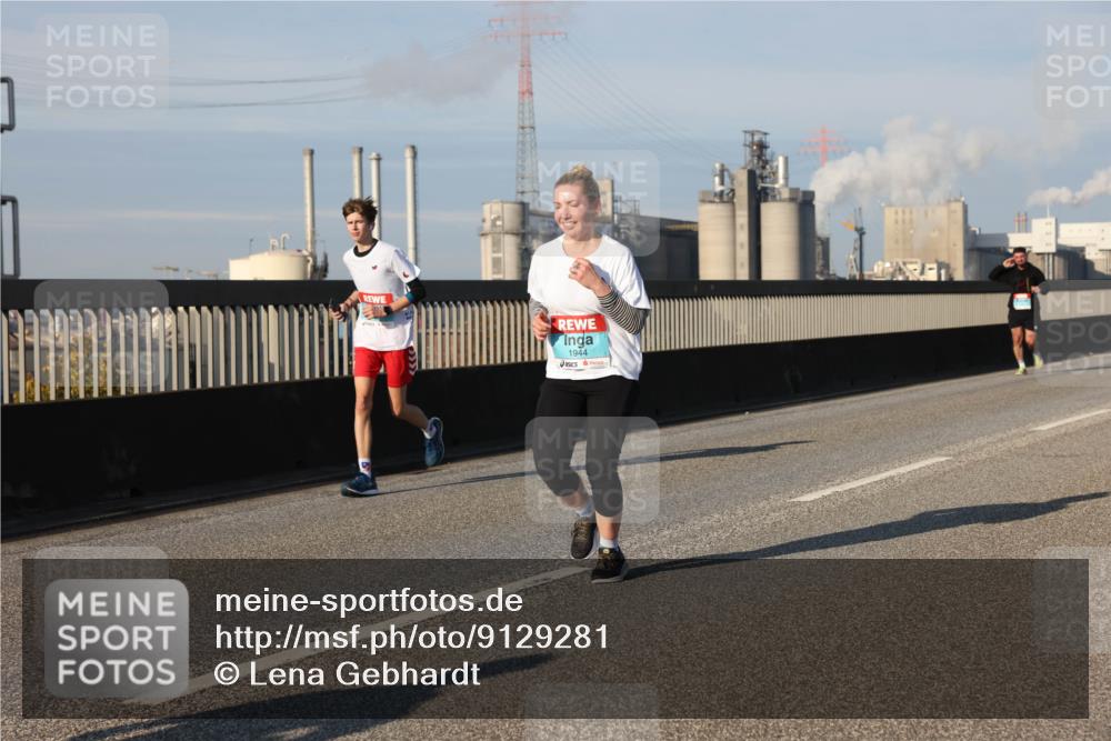 03.10.2025 - Köhlbrandbrückenlauf Lena Gebhardt http://msf.ph/oto/9129281 03.10.2025 09:48:49 Position 2 1944 meine-sportfotos.de