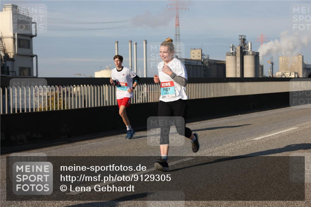 03.10.2025 - Köhlbrandbrückenlauf Lena Gebhardt http://msf.ph/oto/9129305 03.10.2025 09:48:49 Position 2 1944 meine-sportfotos.de