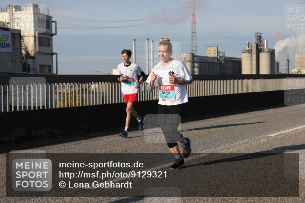 03.10.2025 - Köhlbrandbrückenlauf Lena Gebhardt http://msf.ph/oto/9129321 03.10.2025 09:48:49 Position 2 1944 meine-sportfotos.de