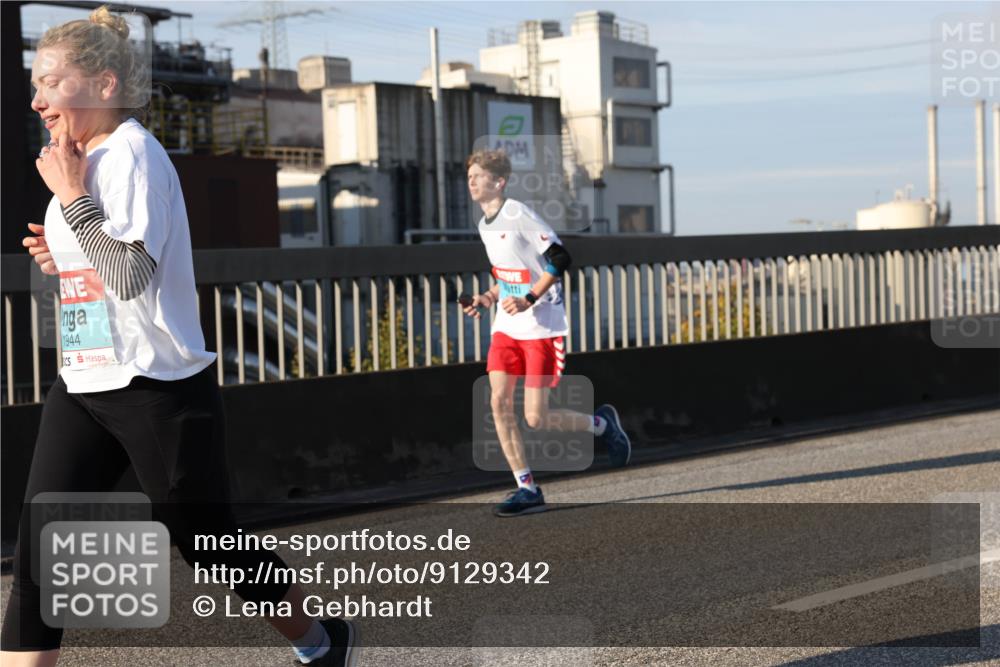 03.10.2025 - Köhlbrandbrückenlauf Lena Gebhardt http://msf.ph/oto/9129342 03.10.2025 09:48:50 Position 2 1944 meine-sportfotos.de