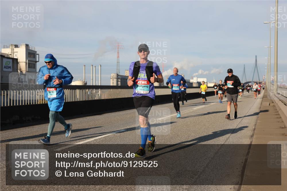 03.10.2025 - Köhlbrandbrückenlauf Lena Gebhardt http://msf.ph/oto/9129525 03.10.2025 09:48:57 Position 2 6, 1415 meine-sportfotos.de