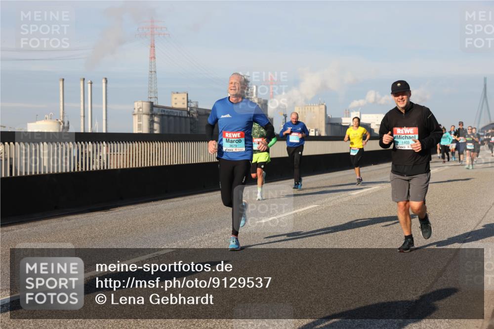 03.10.2025 - Köhlbrandbrückenlauf Lena Gebhardt http://msf.ph/oto/9129537 03.10.2025 09:48:58 Position 2 3679, 1403 meine-sportfotos.de