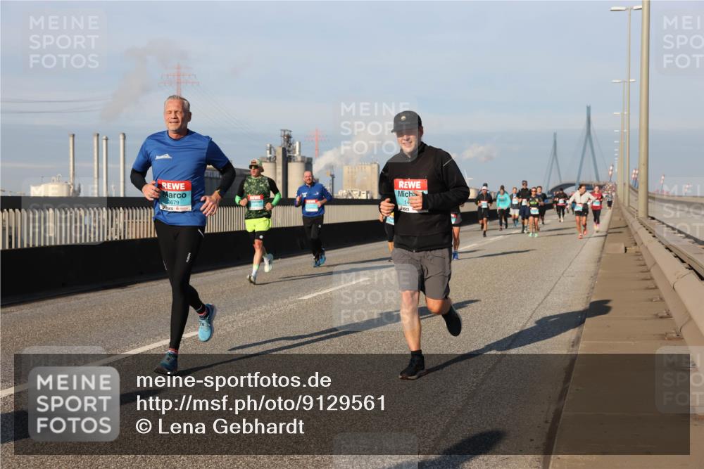 03.10.2025 - Köhlbrandbrückenlauf Lena Gebhardt http://msf.ph/oto/9129561 03.10.2025 09:48:58 Position 2 3679, 14 meine-sportfotos.de