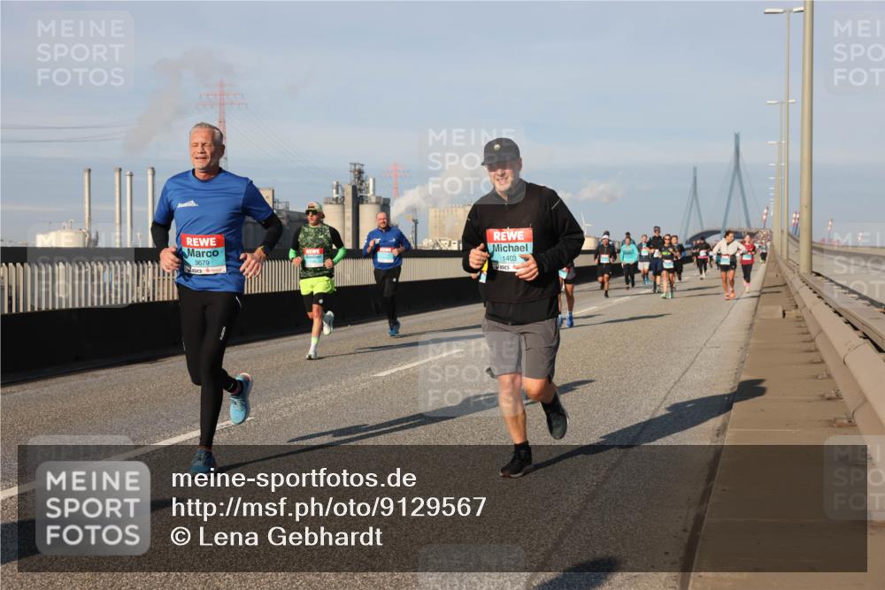 03.10.2025 - Köhlbrandbrückenlauf Lena Gebhardt http://msf.ph/oto/9129567 03.10.2025 09:48:58 Position 2 3679, 1403 meine-sportfotos.de