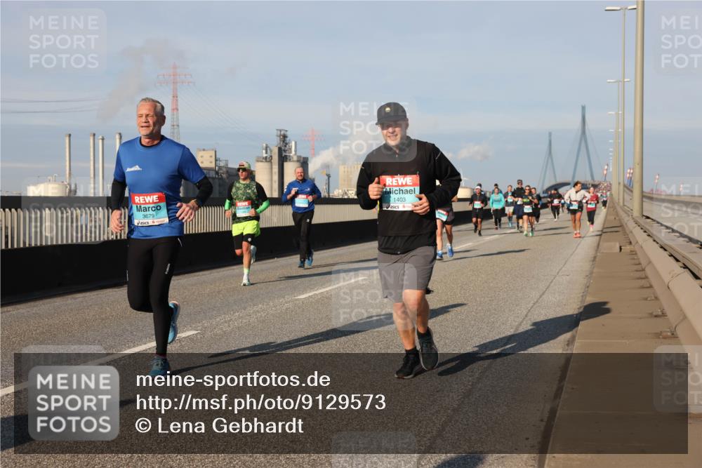 03.10.2025 - Köhlbrandbrückenlauf Lena Gebhardt http://msf.ph/oto/9129573 03.10.2025 09:48:58 Position 2 3679, 1403 meine-sportfotos.de