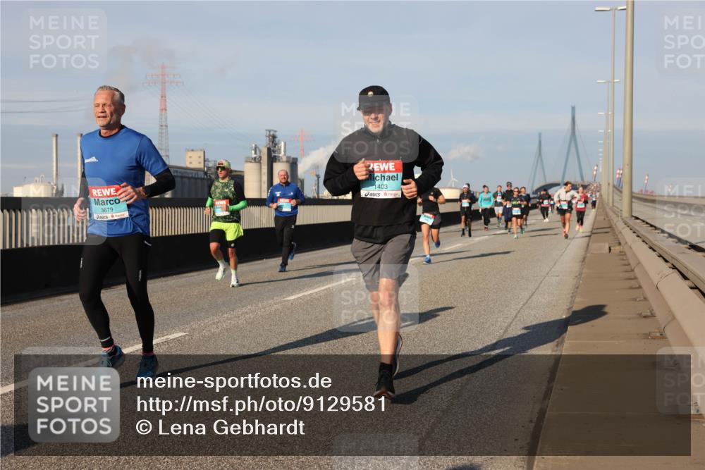 03.10.2025 - Köhlbrandbrückenlauf Lena Gebhardt http://msf.ph/oto/9129581 03.10.2025 09:48:58 Position 2 3679, 1403 meine-sportfotos.de