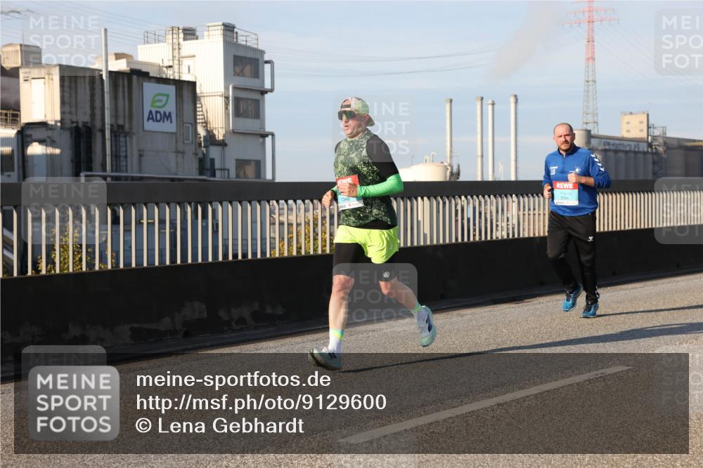 03.10.2025 - Köhlbrandbrückenlauf Lena Gebhardt http://msf.ph/oto/9129600 03.10.2025 09:49:00 Position 2 1346 meine-sportfotos.de