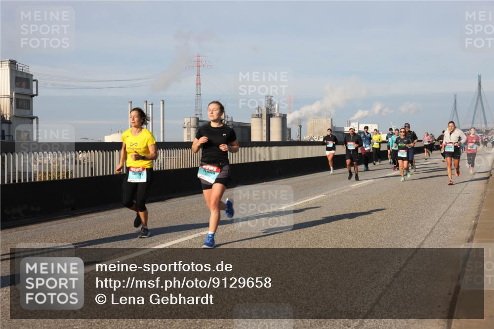 03.10.2025 - Köhlbrandbrückenlauf Lena Gebhardt http://msf.ph/oto/9129658 03.10.2025 09:49:02 Position 2 1242 meine-sportfotos.de