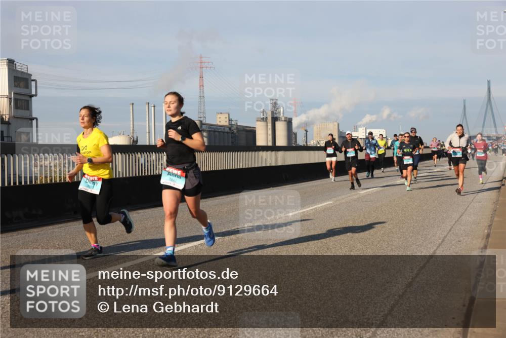 03.10.2025 - Köhlbrandbrückenlauf Lena Gebhardt http://msf.ph/oto/9129664 03.10.2025 09:49:02 Position 2 3333, 1242 meine-sportfotos.de