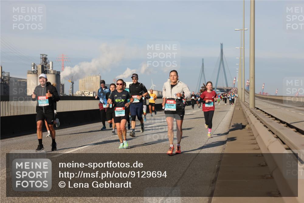 03.10.2025 - Köhlbrandbrückenlauf Lena Gebhardt http://msf.ph/oto/9129694 03.10.2025 09:49:04 Position 2 2661, 1092, 3625 meine-sportfotos.de