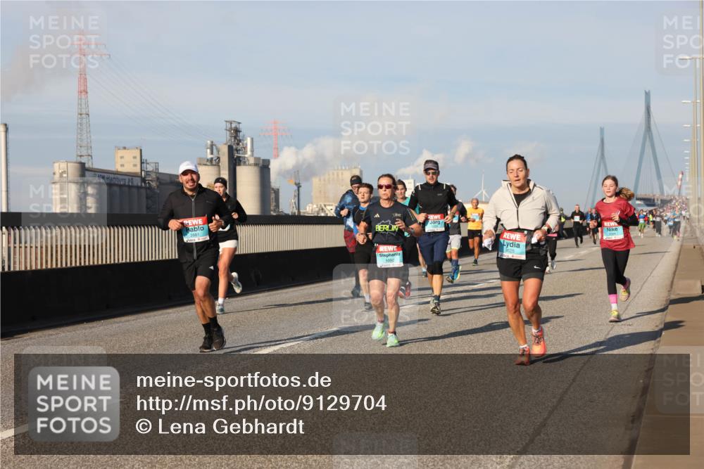 03.10.2025 - Köhlbrandbrückenlauf Lena Gebhardt http://msf.ph/oto/9129704 03.10.2025 09:49:04 Position 2 2661, 1092, 3625, 2084 meine-sportfotos.de