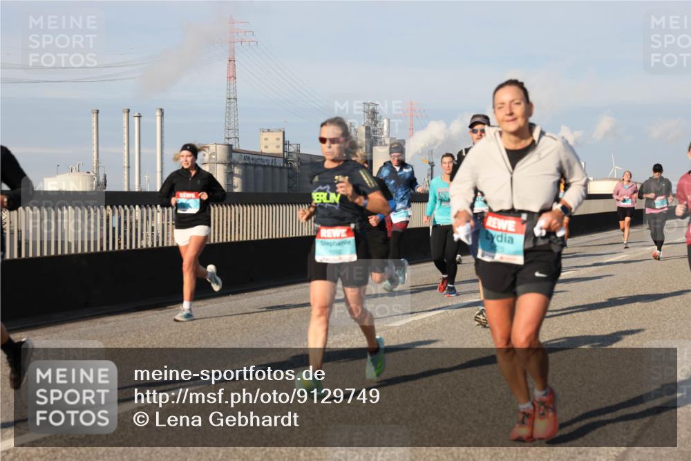 03.10.2025 - Köhlbrandbrückenlauf Lena Gebhardt http://msf.ph/oto/9129749 03.10.2025 09:49:05 Position 2  meine-sportfotos.de
