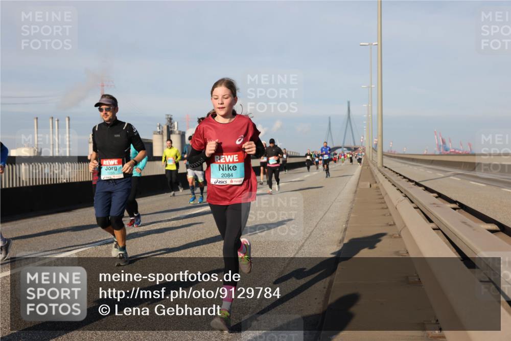 03.10.2025 - Köhlbrandbrückenlauf Lena Gebhardt http://msf.ph/oto/9129784 03.10.2025 09:49:07 Position 2 1255, 2084 meine-sportfotos.de