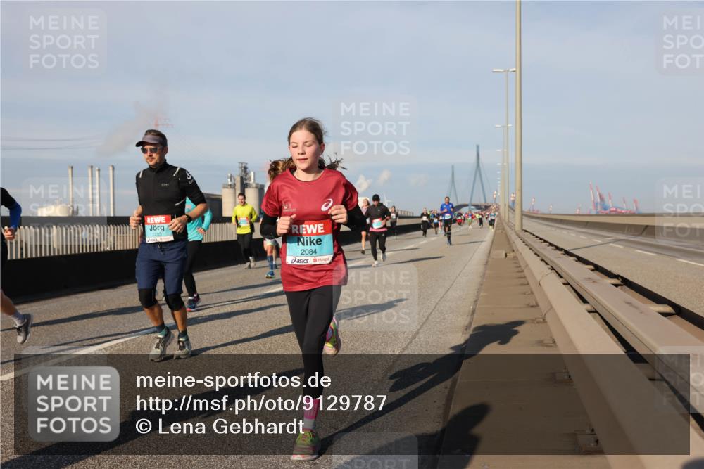 03.10.2025 - Köhlbrandbrückenlauf Lena Gebhardt http://msf.ph/oto/9129787 03.10.2025 09:49:07 Position 2 1255, 2084 meine-sportfotos.de