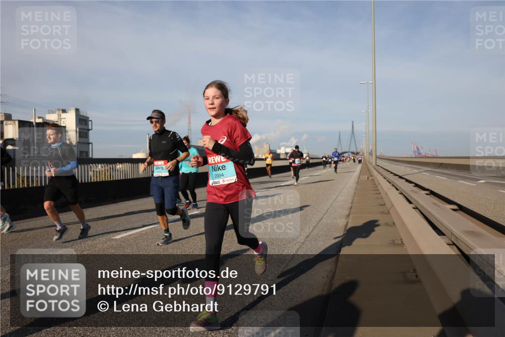 03.10.2025 - Köhlbrandbrückenlauf Lena Gebhardt http://msf.ph/oto/9129791 03.10.2025 09:49:07 Position 2 2084 meine-sportfotos.de