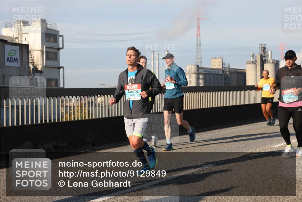 03.10.2025 - Köhlbrandbrückenlauf Lena Gebhardt http://msf.ph/oto/9129849 03.10.2025 09:49:09 Position 2 3656, 3228, 3799 meine-sportfotos.de
