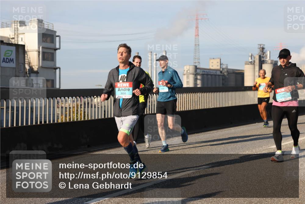 03.10.2025 - Köhlbrandbrückenlauf Lena Gebhardt http://msf.ph/oto/9129854 03.10.2025 09:49:10 Position 2 3656, 3799 meine-sportfotos.de