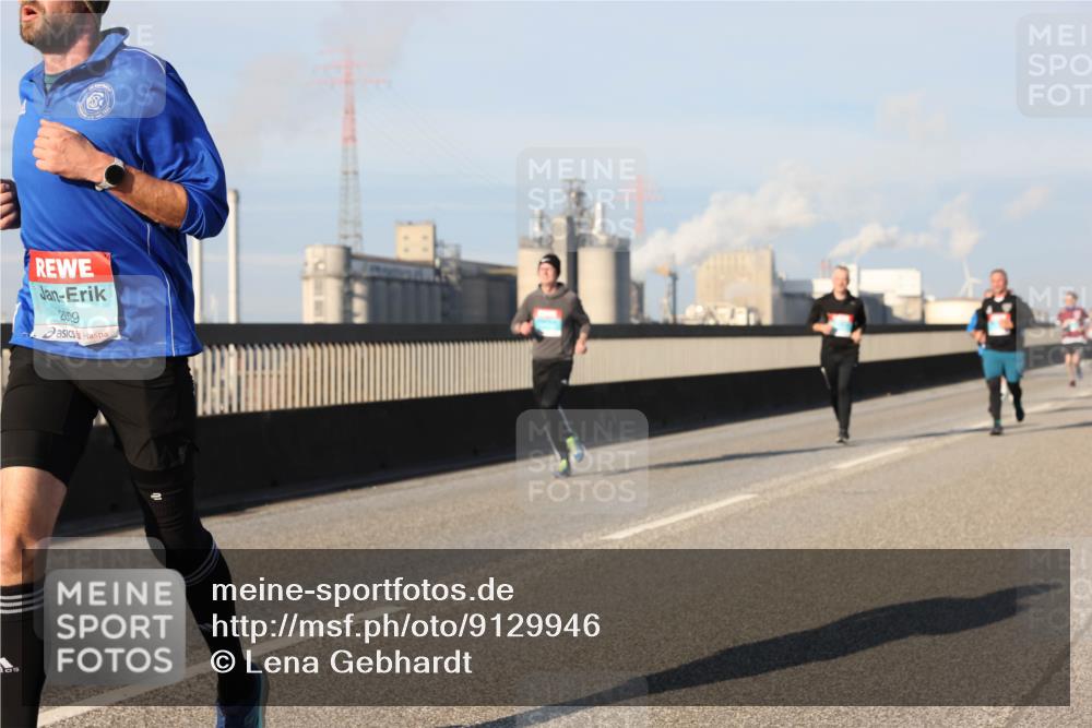 03.10.2025 - Köhlbrandbrückenlauf Lena Gebhardt http://msf.ph/oto/9129946 03.10.2025 09:49:14 Position 2 2029 meine-sportfotos.de