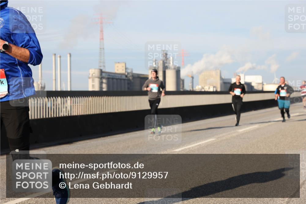 03.10.2025 - Köhlbrandbrückenlauf Lena Gebhardt http://msf.ph/oto/9129957 03.10.2025 09:49:14 Position 2  meine-sportfotos.de