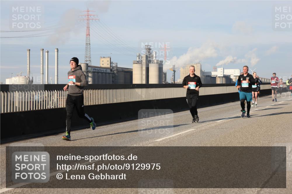 03.10.2025 - Köhlbrandbrückenlauf Lena Gebhardt http://msf.ph/oto/9129975 03.10.2025 09:49:16 Position 2  meine-sportfotos.de