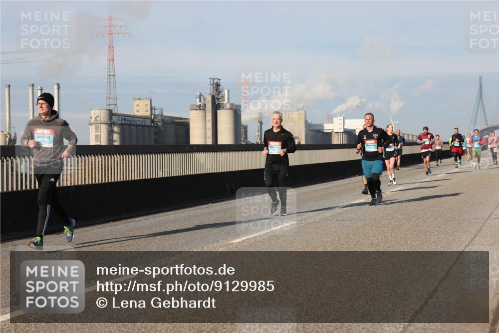 03.10.2025 - Köhlbrandbrückenlauf Lena Gebhardt http://msf.ph/oto/9129985 03.10.2025 09:49:16 Position 2  meine-sportfotos.de