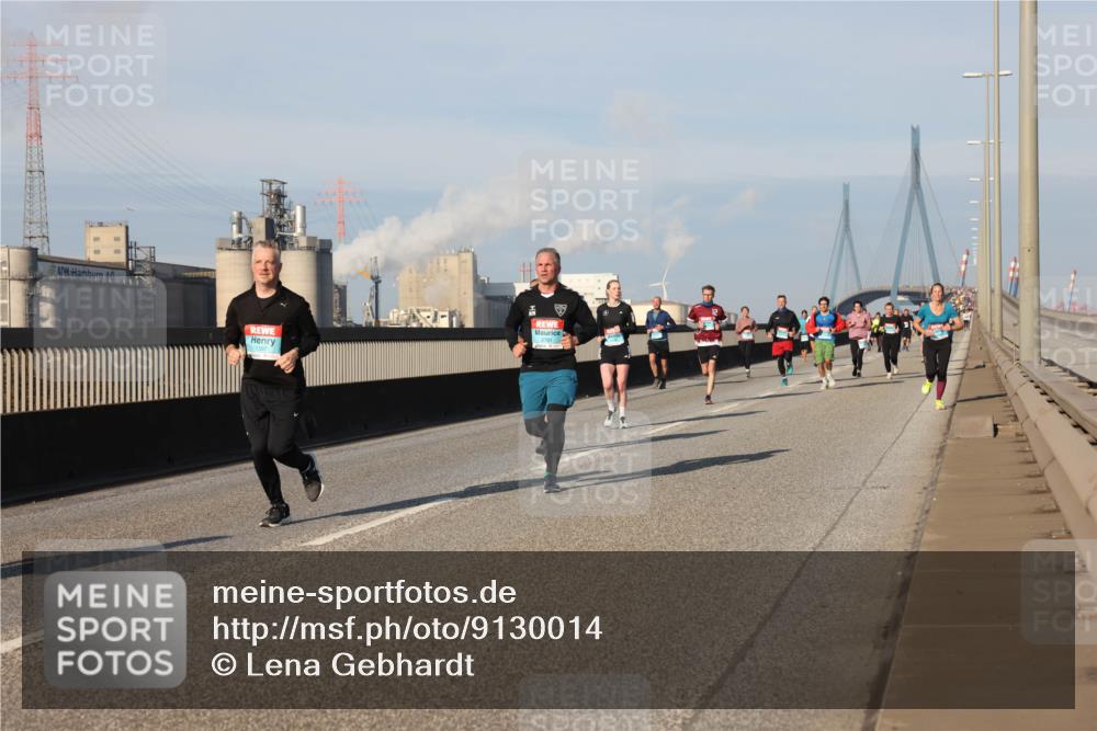 03.10.2025 - Köhlbrandbrückenlauf Lena Gebhardt http://msf.ph/oto/9130014 03.10.2025 09:49:17 Position 2  meine-sportfotos.de