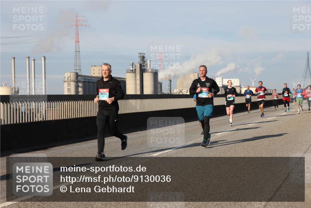 03.10.2025 - Köhlbrandbrückenlauf Lena Gebhardt http://msf.ph/oto/9130036 03.10.2025 09:49:17 Position 2 1397, 2761 meine-sportfotos.de