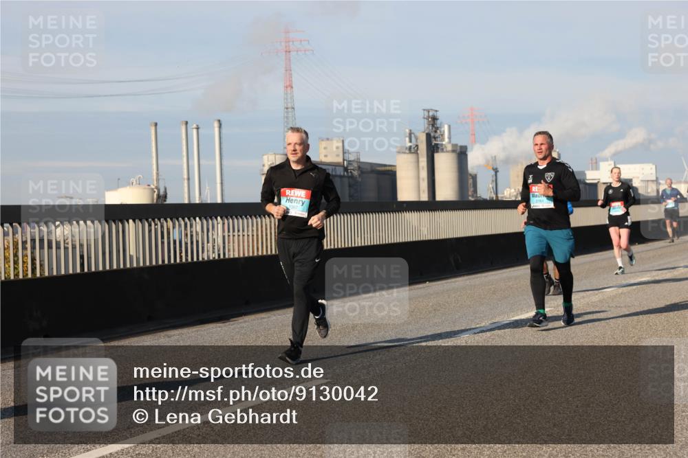 03.10.2025 - Köhlbrandbrückenlauf Lena Gebhardt http://msf.ph/oto/9130042 03.10.2025 09:49:18 Position 2 2761 meine-sportfotos.de