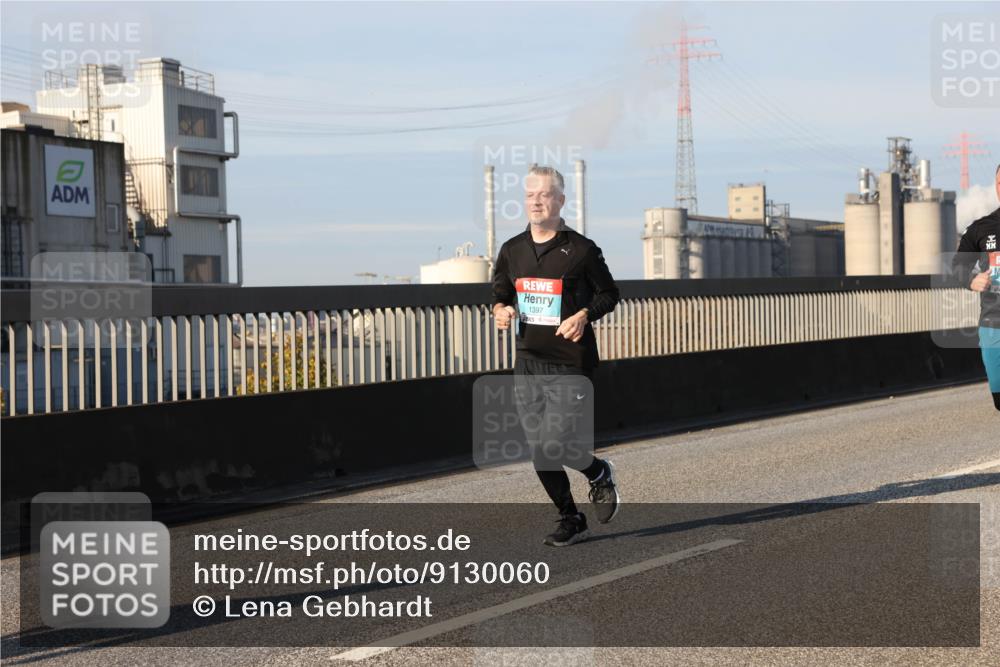 03.10.2025 - Köhlbrandbrückenlauf Lena Gebhardt http://msf.ph/oto/9130060 03.10.2025 09:49:18 Position 2 1397 meine-sportfotos.de