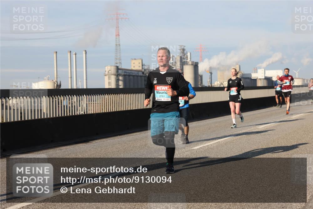 03.10.2025 - Köhlbrandbrückenlauf Lena Gebhardt http://msf.ph/oto/9130094 03.10.2025 09:49:19 Position 2 2761 meine-sportfotos.de