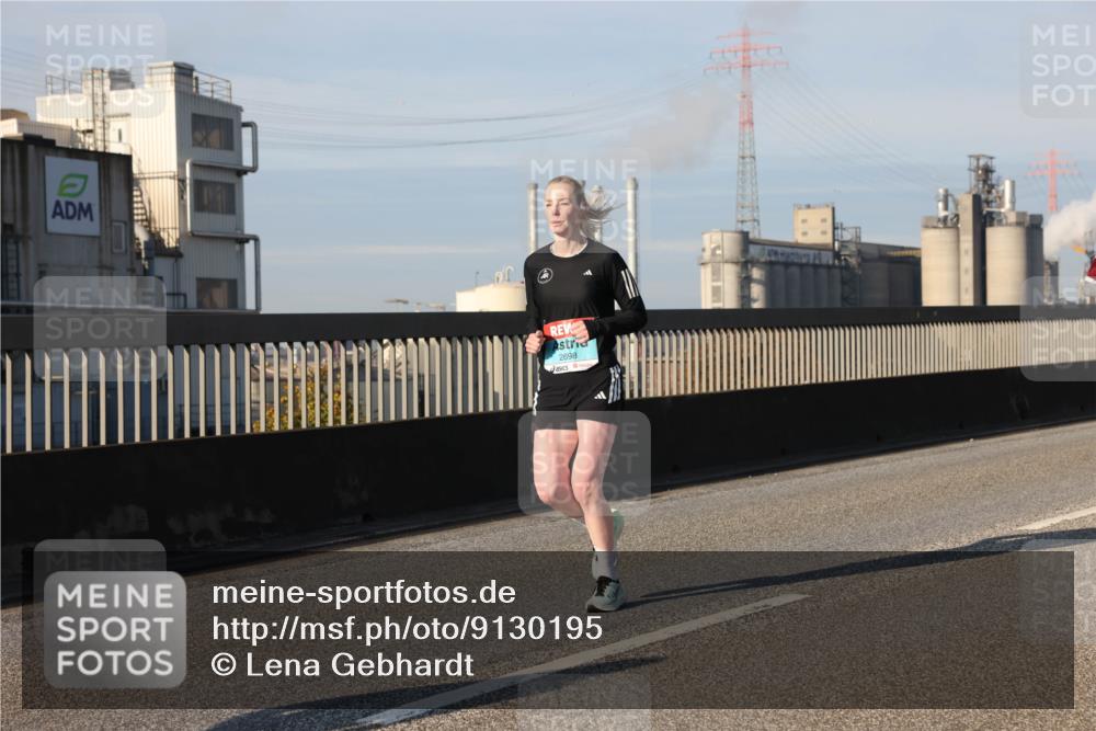 03.10.2025 - Köhlbrandbrückenlauf Lena Gebhardt http://msf.ph/oto/9130195 03.10.2025 09:49:22 Position 2 2698 meine-sportfotos.de