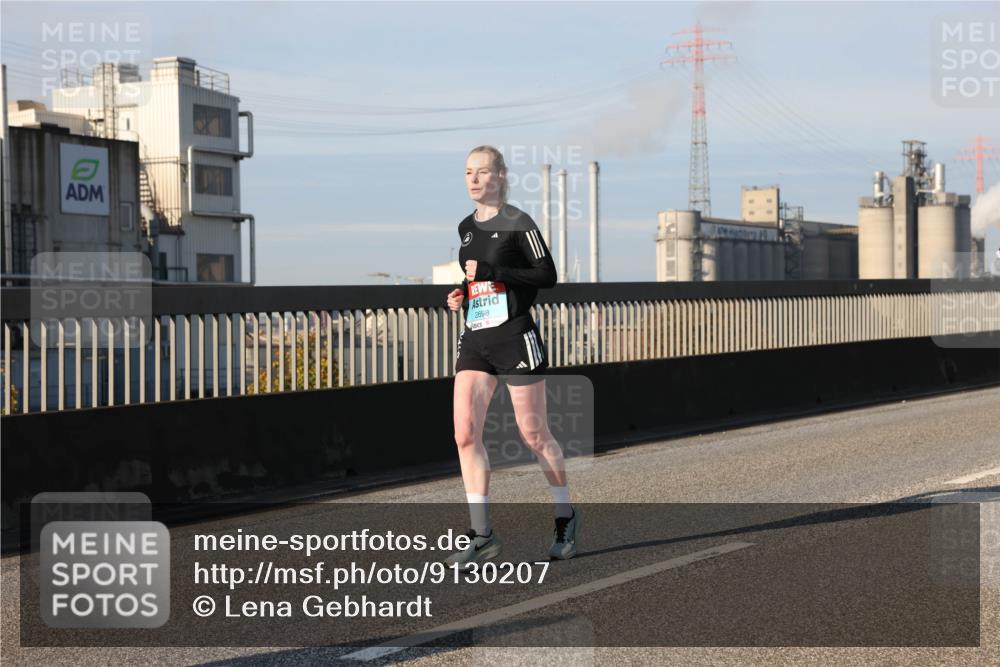 03.10.2025 - Köhlbrandbrückenlauf Lena Gebhardt http://msf.ph/oto/9130207 03.10.2025 09:49:22 Position 2 2698 meine-sportfotos.de