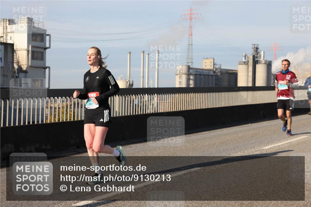 03.10.2025 - Köhlbrandbrückenlauf Lena Gebhardt http://msf.ph/oto/9130213 03.10.2025 09:49:22 Position 2 2698, 12 meine-sportfotos.de