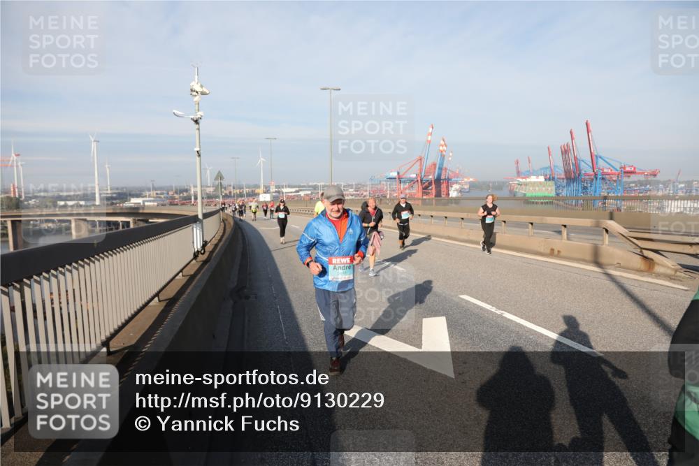 03.10.2025 - Köhlbrandbrückenlauf Yannick Fuchs http://msf.ph/oto/9130229 03.10.2025 09:02:36 Position 2 2487 meine-sportfotos.de