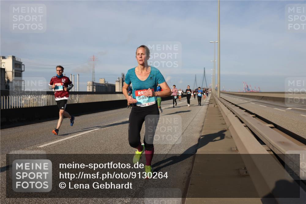 03.10.2025 - Köhlbrandbrückenlauf Lena Gebhardt http://msf.ph/oto/9130264 03.10.2025 09:49:24 Position 2 12, 1626 meine-sportfotos.de