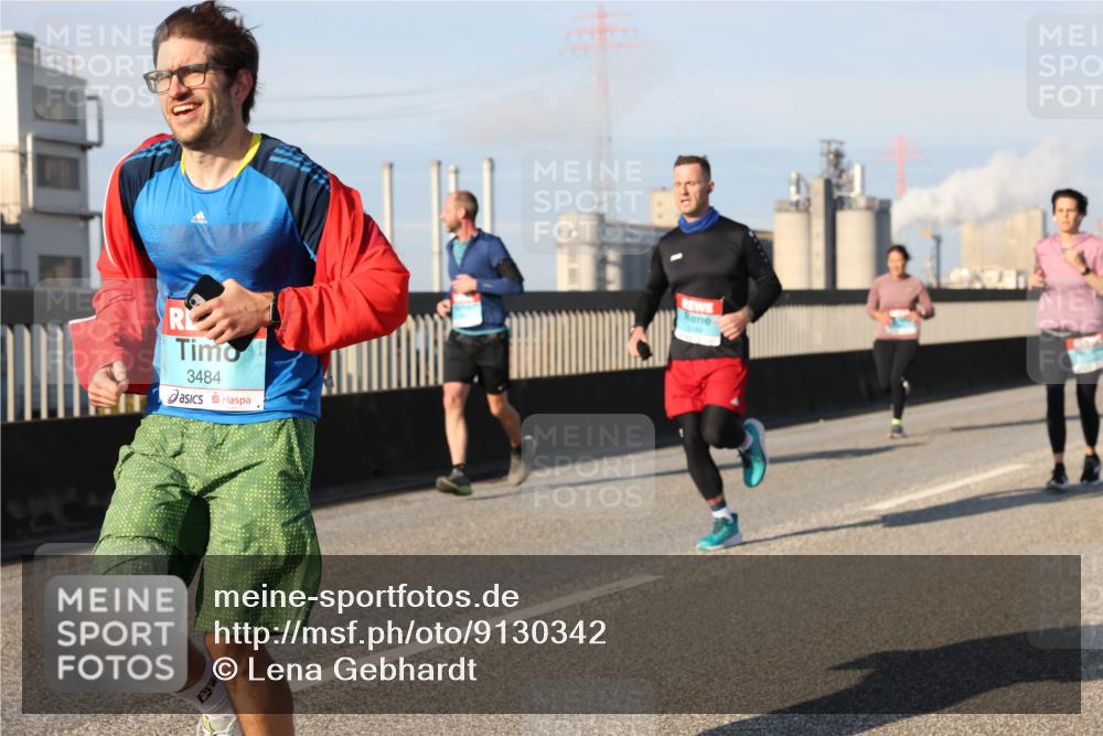 03.10.2025 - Köhlbrandbrückenlauf Lena Gebhardt http://msf.ph/oto/9130342 03.10.2025 09:49:27 Position 2 3484 meine-sportfotos.de
