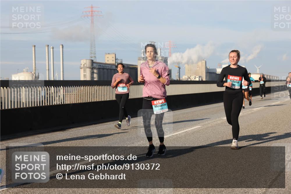 03.10.2025 - Köhlbrandbrückenlauf Lena Gebhardt http://msf.ph/oto/9130372 03.10.2025 09:49:28 Position 2 1424, 208 meine-sportfotos.de