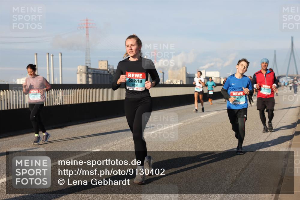 03.10.2025 - Köhlbrandbrückenlauf Lena Gebhardt http://msf.ph/oto/9130402 03.10.2025 09:49:29 Position 2 1208, 3497 meine-sportfotos.de