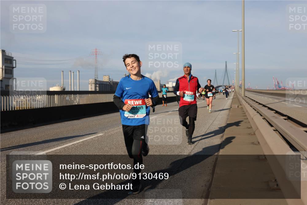 03.10.2025 - Köhlbrandbrückenlauf Lena Gebhardt http://msf.ph/oto/9130469 03.10.2025 09:49:31 Position 2 3497, 1134 meine-sportfotos.de