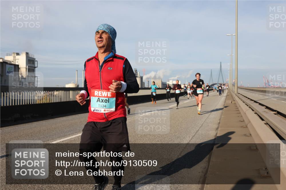 03.10.2025 - Köhlbrandbrückenlauf Lena Gebhardt http://msf.ph/oto/9130509 03.10.2025 09:49:32 Position 2 1134 meine-sportfotos.de