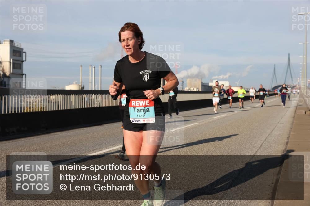 03.10.2025 - Köhlbrandbrückenlauf Lena Gebhardt http://msf.ph/oto/9130573 03.10.2025 09:49:35 Position 2 1412 meine-sportfotos.de
