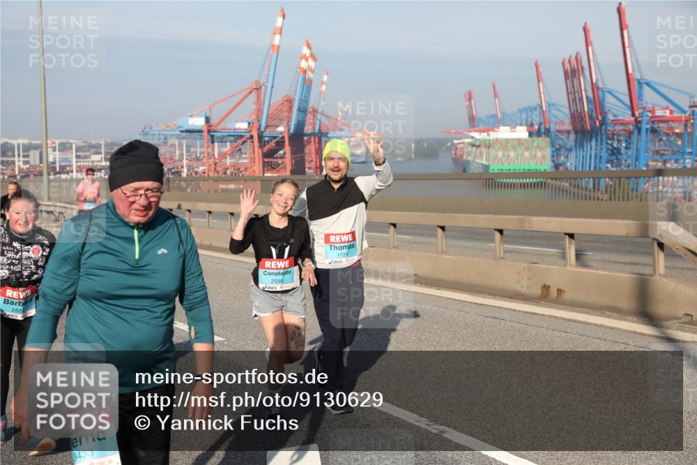 03.10.2025 - Köhlbrandbrückenlauf Yannick Fuchs http://msf.ph/oto/9130629 03.10.2025 09:03:02 Position 2 255, 2558, 1729, 3433 meine-sportfotos.de