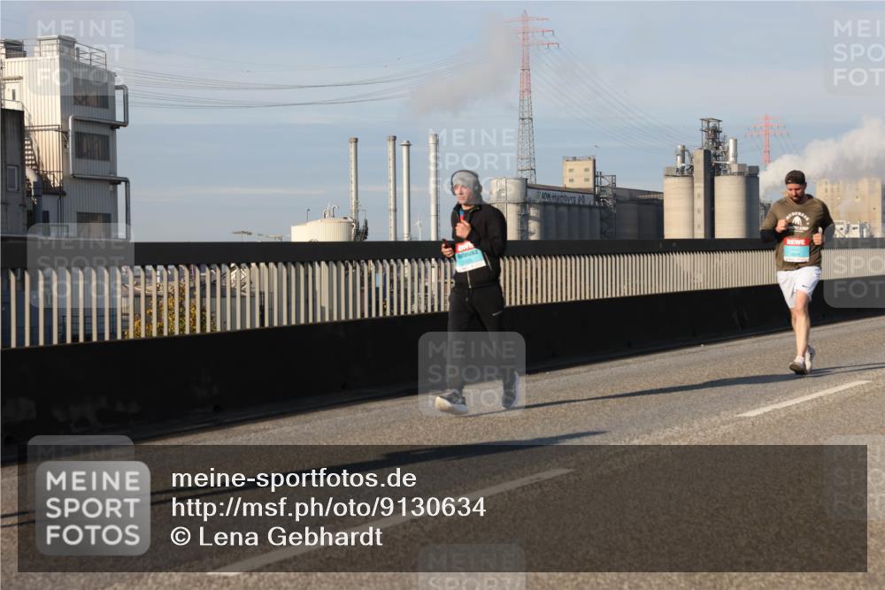03.10.2025 - Köhlbrandbrückenlauf Lena Gebhardt http://msf.ph/oto/9130634 03.10.2025 09:49:37 Position 2 111 meine-sportfotos.de